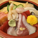 Tamagawa Sushi - ちらし 大盛り（1400円）