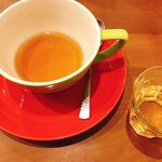 The tee Tokyo　supported by MLESNA TEA - 紅茶は色々な種類を楽しめるよう、少量注がれます♪