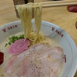 福島壱麺 - 麺リフトアップ