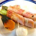 京酒膳 雅 - 栃木の極太アスパラベーコン巻き220円