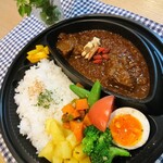カレーうねるま - 料理写真: