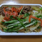 どん亭 - 牛すき焼き弁当（750円＋税）