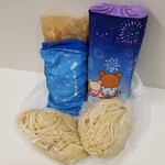 塩そば専門店 桑ばら - お茶のオマケのペットボトルカバーが保冷に便利