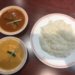 マユール - 2食カレーセット（手前：エッグカレー、奥：ポークカレー）