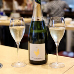 波へい - お祝いのシャンパーニュ