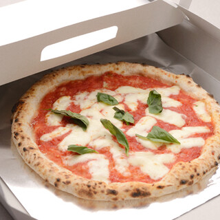 Authentic Neapolitan pizza baked in a stone oven! takeaway is also possible♪