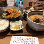 鶴亀飯店 - 