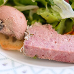 レストランオーボンコワン - ランチコース 2700円 の豚肉のテリーヌとレバーパテの盛り合わせ