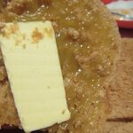 Ya Kun Kaya Toast - Kaya toast with butterの中身