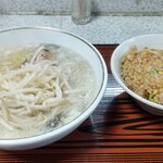 中華げんこつ - 塩ラーメン＋半チャーハン