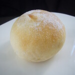 Pique-niquer - 白いクリームパン