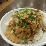 肉寅 - ハーフ肉飯(タレ)