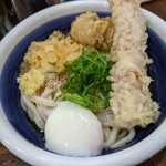 トウキョウライトブルー ホンゴウスリー - ちくわ天＆鶏天１ケ温玉ぶっかけ（並）