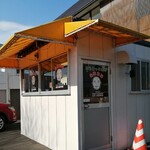 たいやき札幌柳屋 - 見て、絵だけどこの顔は顎髭生やした小さんだべ！