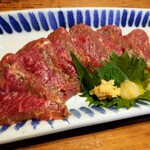 炉ばた庄屋 - 馬刺刺身(表記価格980円)