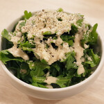 トンテキ食堂8 - 春菊のシーザーサラダ(350円)