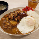トンテキ食堂8 - カレーライス(800円)+目玉焼き(100円)+ミニトンテキ(300円)