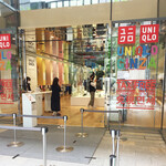 アーンドラ・ダイニング - 洋服やは UNIQLO 路面店と ZARAが元気に（＆慎重に？）営業再開です。入り口で検温とアルコール消毒してね。