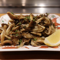 OSAKA きっちん 銀座本店 - ありっ茸キノコのバター焼き