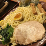 真心堂 - 伊勢海老つけ麺 デフォのトッピング