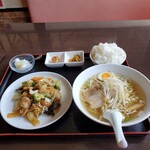 台湾料理 龍府 - 八宝菜塩ラーメンセット680円。