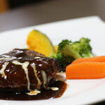 ピッツレイ - 料理写真:デミハンバーグ