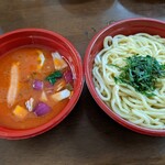 ラーメン武藤製麺所 - 具をスープへ!!麺上の大葉がきいております