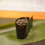 日本料理 たかむら - ベステルキャビアの軍艦巻