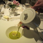 ラール・エ・ラ・マニエール - 目の前でスープを注いでくれます！