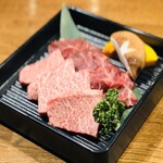 炭火焼肉・にくなべ屋 神戸びいどろ - 