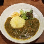 SPICY CURRY 魯珈 - コリアンダービーフカレー