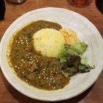 SPICY CURRY 魯珈 - コリアンダービーフカレー