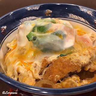 東家  - ボリューミーな特製カツ丼