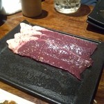 炭火焼ホルモン ぐう - 薄切りハツ