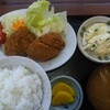 山治食堂 - メンチカツ定食６５０円！！豚汁かあさり汁からえらべる。