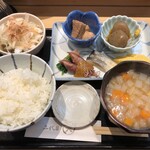 三代目 まる天 - 刺身定食の刺身以外（ご飯・味噌汁・漬物・いろんなおかず盛り合わせ）
