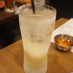 ホルモン青木 - 生搾りレモンサワー