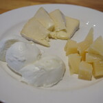 ピッツェリア アッローロ - おまかせチーズ3種