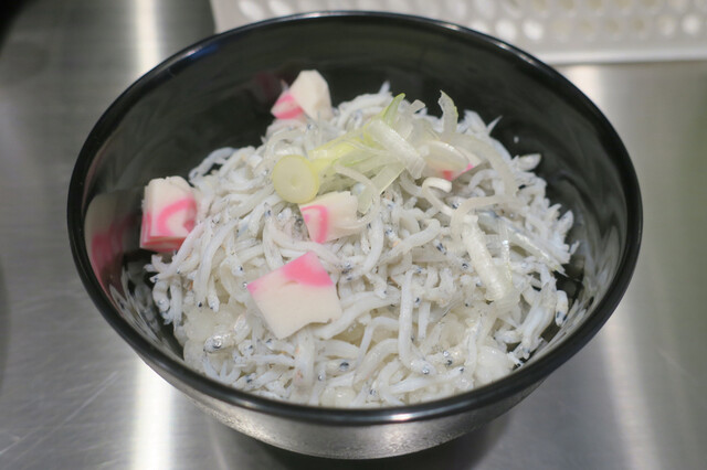 Men Show プラス メン ショー 長原にて醤油ラーメンセット しらす丼 By ふらわ プラスメンショー Men Show 長原 ラーメン 食べログ