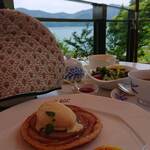 サロン・ド・テ ロザージュ - 