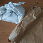 ブラフベーカリー - パンによって異なる包装紙