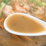 麺よし 酒よし 肴よし たいすけ - 鯛ラーメン（醤油）のスープ