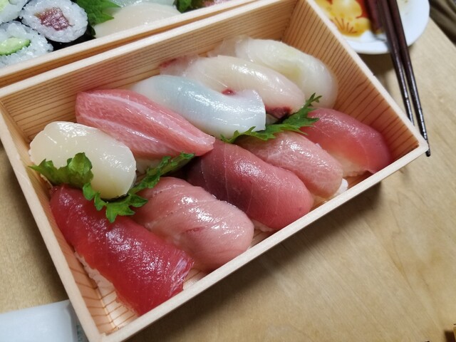 紅すずめ 紅すずめ 遠鉄百貨店 和惣菜 寿司 新浜松 寿司 食べログ