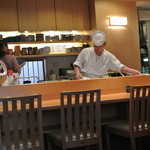 ひさご - １人で厨房を切り盛りする板前さん。手際が素晴らしい。