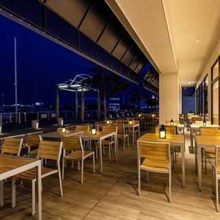 大人気の開放的なテラス席♪ペットもOK♪