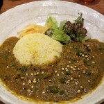 SPICY CURRY 魯珈 - コリアンダービーフカレー