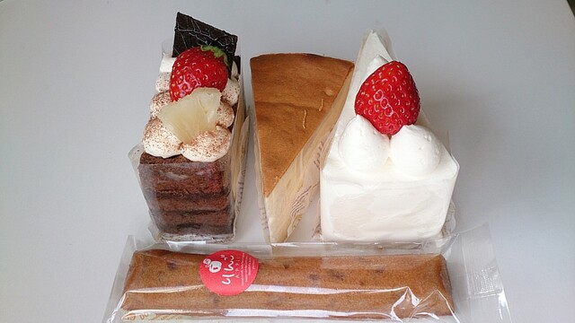 写真 2ページ目 パティスリーヨシ Patisserie Yoshi 鶴岡 ケーキ 食べログ