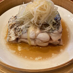 海鮮中国料理黄河 - 和歌山県産太刀魚のむしもの 香り葱と特製ナンプラーソース