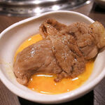 焼肉 神戸屋 - 卵に絡めて頂くサーロイン♪