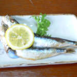 ながい - 貝汁定食に後から付いてきためざしです。コスパが上がりました。